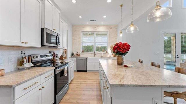 28 Ravenfield Road, Taylorsville, GA 30178