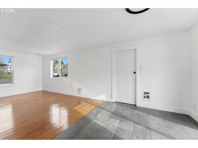 369 S 16TH Ave, Cornelius, OR 97113