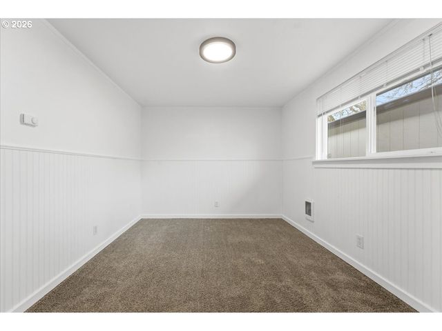 369 S 16TH Ave, Cornelius, OR 97113