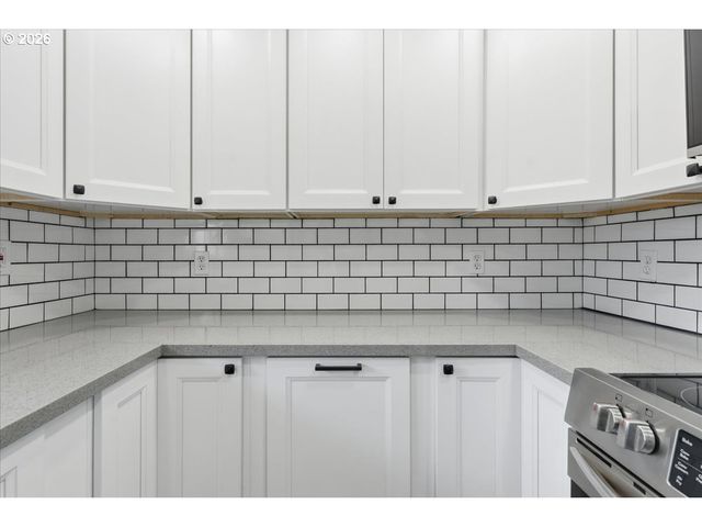 369 S 16TH Ave, Cornelius, OR 97113