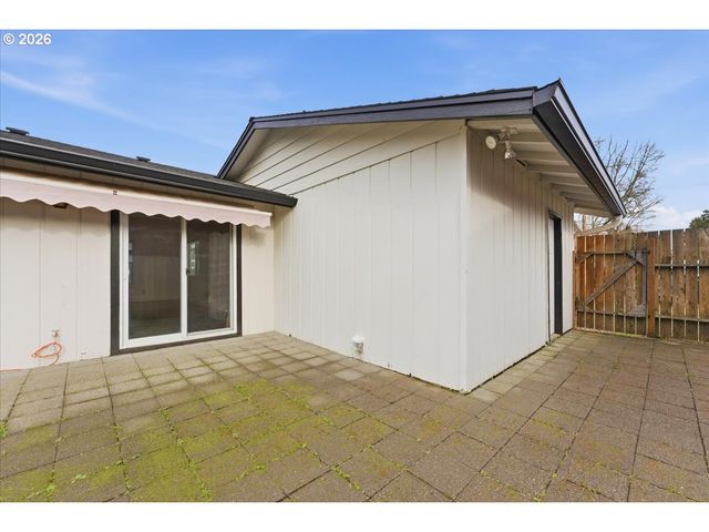 369 S 16TH Ave, Cornelius, OR 97113