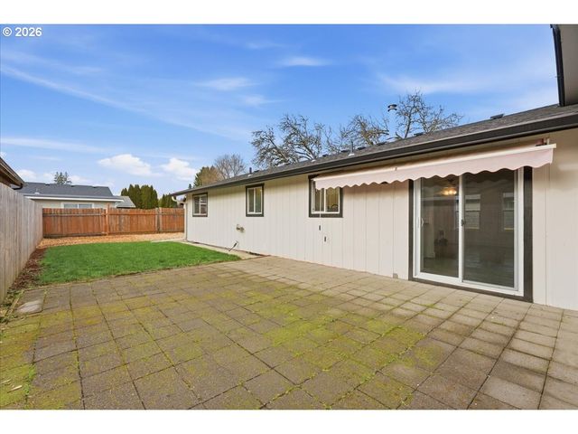 369 S 16TH Ave, Cornelius, OR 97113