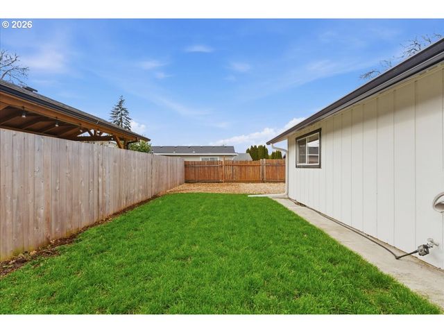 369 S 16TH Ave, Cornelius, OR 97113