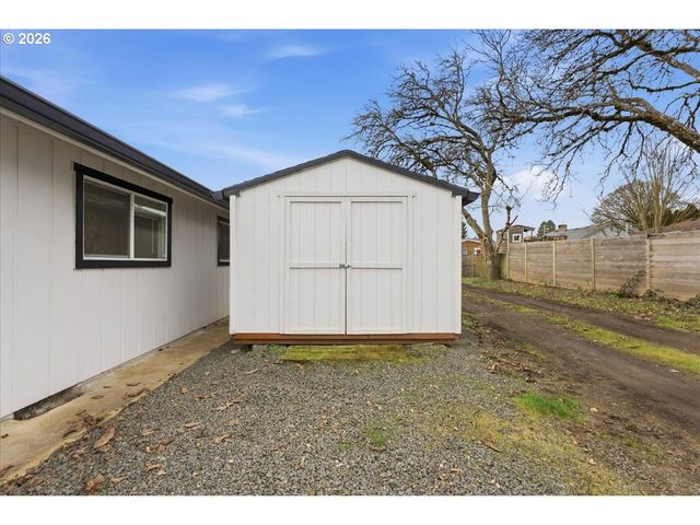 369 S 16TH Ave, Cornelius, OR 97113