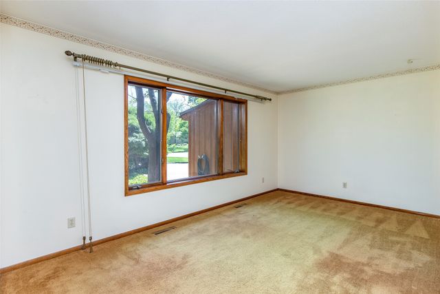3923 Mathews Road, Ames, IA 50014