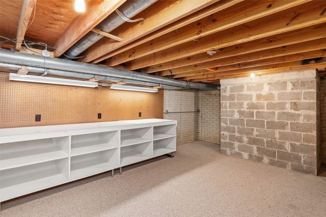 3923 Mathews Road, Ames, IA 50014
