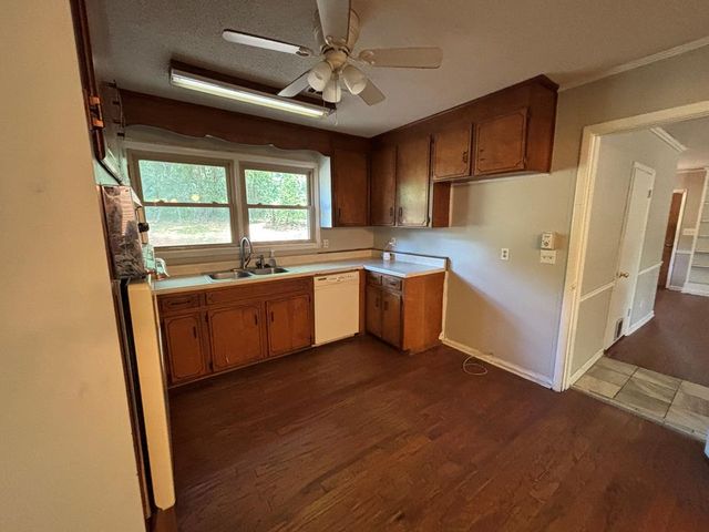 100 Harwood, Enterprise, AL 36330