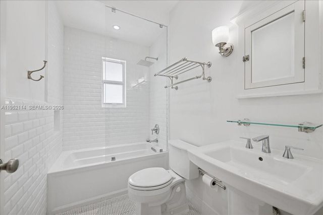 2910 Calusa St, Miami, FL 33133