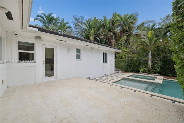 2910 Calusa St, Miami, FL 33133