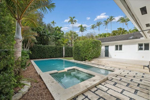 2910 Calusa St, Miami, FL 33133