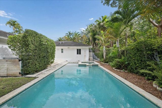 2910 Calusa St, Miami, FL 33133