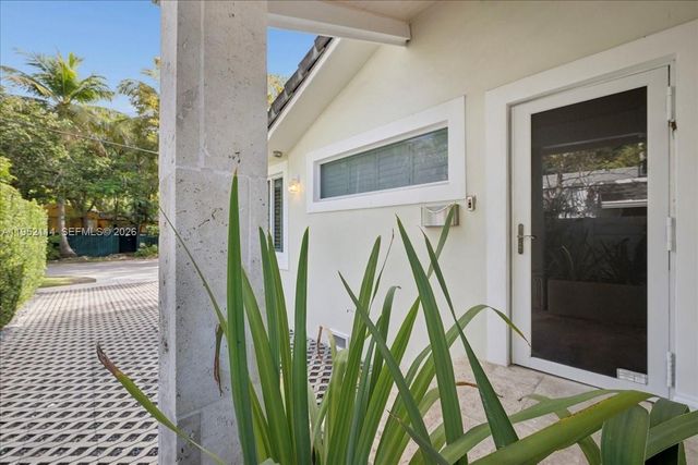 2910 Calusa St, Miami, FL 33133