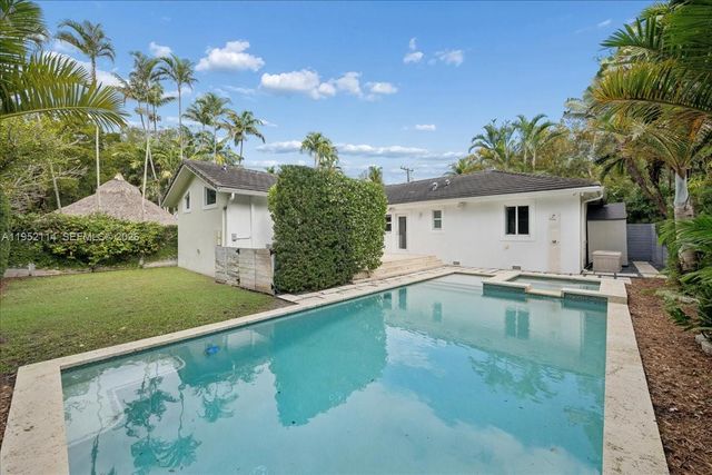 2910 Calusa St, Miami, FL 33133