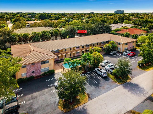 8704 NW 35th St 206, Coral Springs, FL 33065