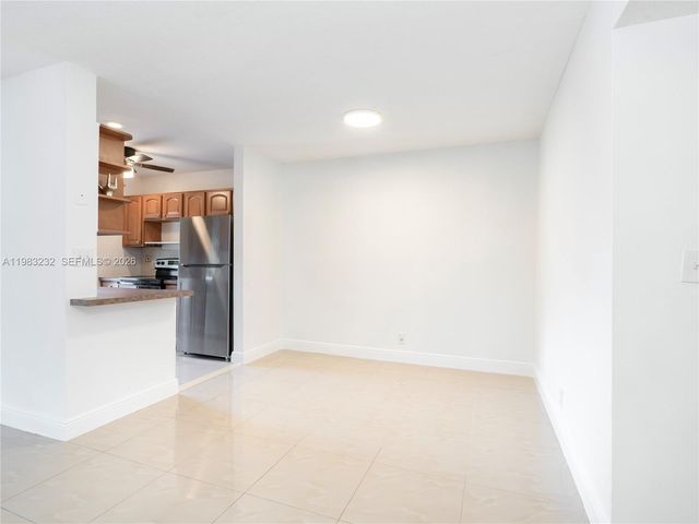 8704 NW 35th St 206, Coral Springs, FL 33065