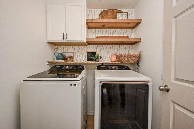 9889 Hyacinth Way, Conroe, TX 77385