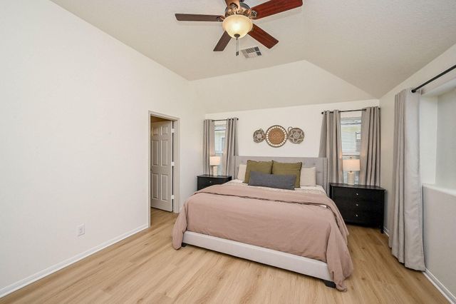 9889 Hyacinth Way, Conroe, TX 77385