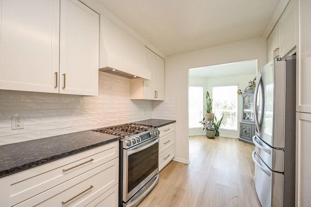 9889 Hyacinth Way, Conroe, TX 77385