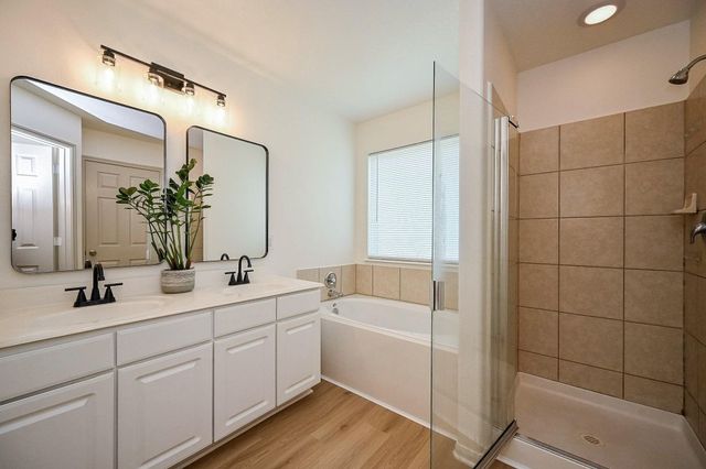 9889 Hyacinth Way, Conroe, TX 77385