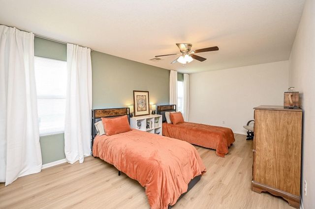 9889 Hyacinth Way, Conroe, TX 77385