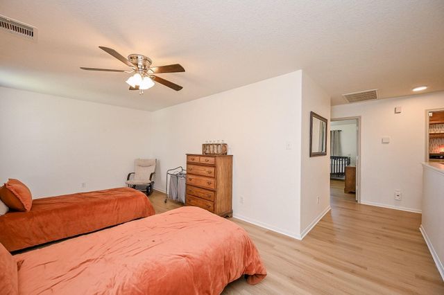 9889 Hyacinth Way, Conroe, TX 77385