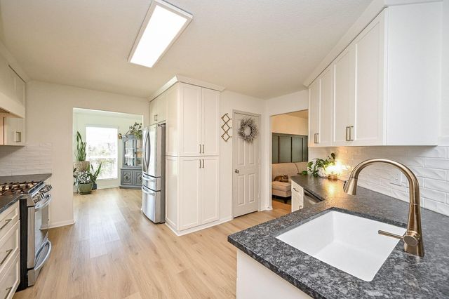 9889 Hyacinth Way, Conroe, TX 77385