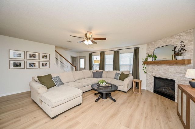 9889 Hyacinth Way, Conroe, TX 77385