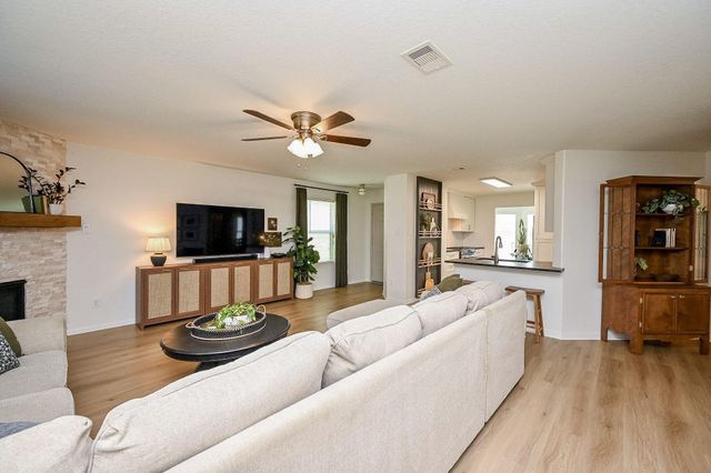 9889 Hyacinth Way, Conroe, TX 77385