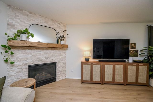 9889 Hyacinth Way, Conroe, TX 77385