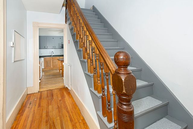 31 Maple St, Clinton, MA 01510