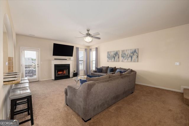 3769 Lake End Drive, Loganville, GA 30052
