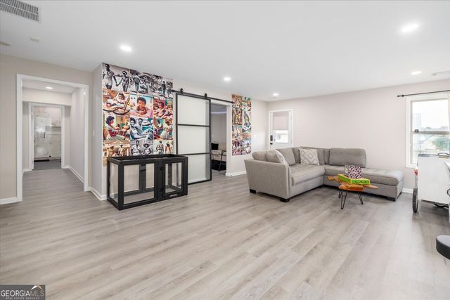 3769 Lake End Drive, Loganville, GA 30052