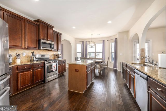 3769 Lake End Drive, Loganville, GA 30052