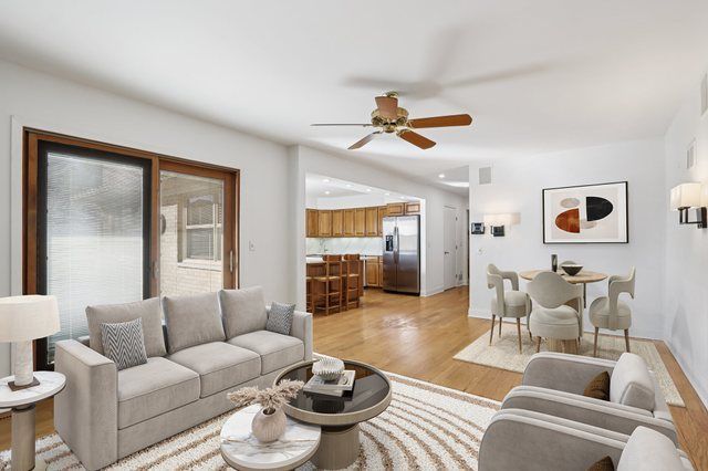 2019 E Avon Lane, Arlington Heights, IL 60004