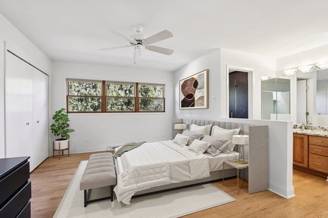 2019 E Avon Lane, Arlington Heights, IL 60004