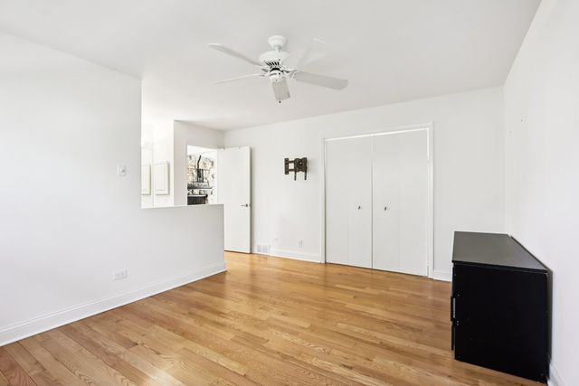 2019 E Avon Lane, Arlington Heights, IL 60004