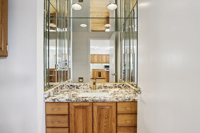 2019 E Avon Lane, Arlington Heights, IL 60004