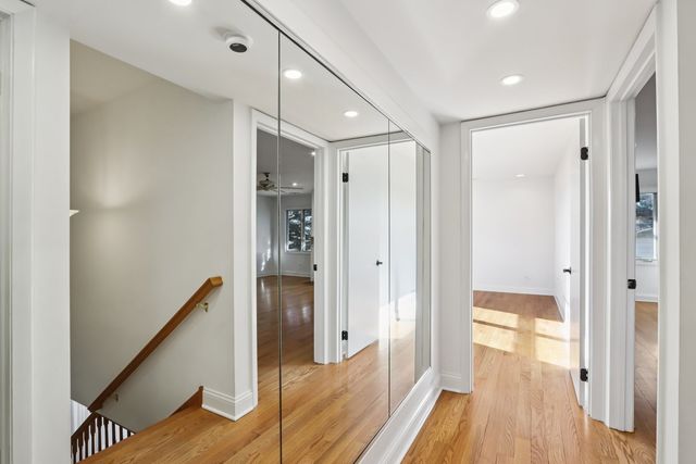 2019 E Avon Lane, Arlington Heights, IL 60004