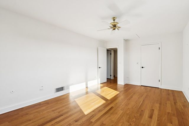 2019 E Avon Lane, Arlington Heights, IL 60004