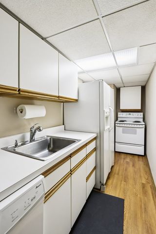 2019 E Avon Lane, Arlington Heights, IL 60004