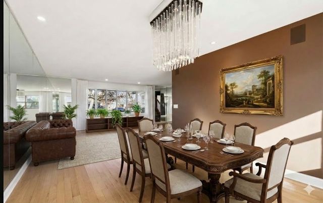 2019 E Avon Lane, Arlington Heights, IL 60004