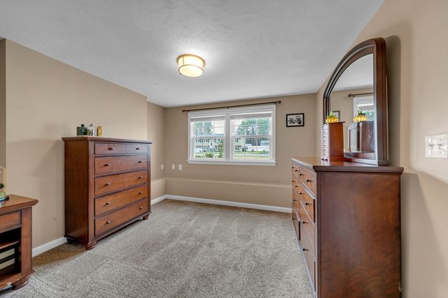 13 Brookside Dr, Billerica, MA 01821