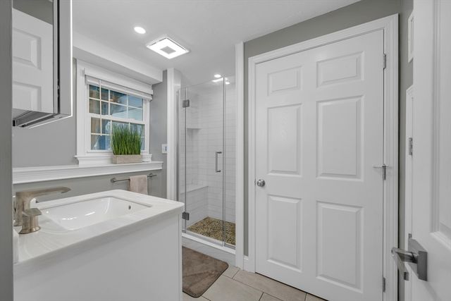 13 Brookside Dr, Billerica, MA 01821