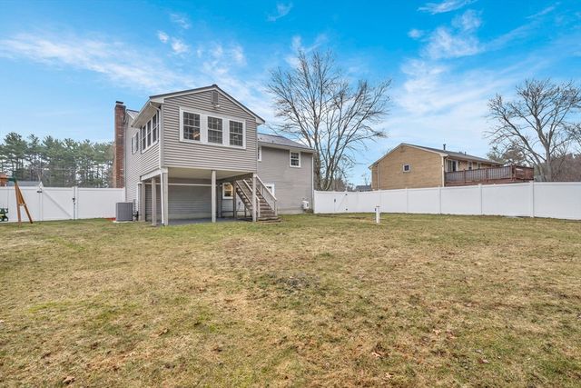 13 Brookside Dr, Billerica, MA 01821