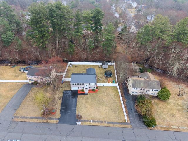 13 Brookside Dr, Billerica, MA 01821