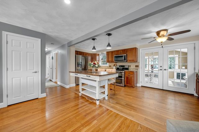 13 Brookside Dr, Billerica, MA 01821