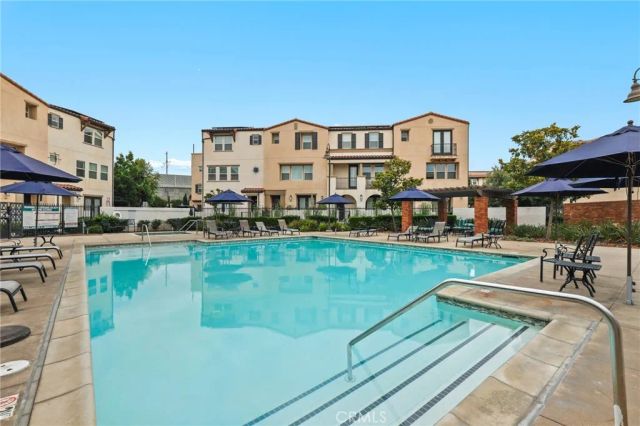 649 W Foothill Boulevard 2, Glendora, CA 91741