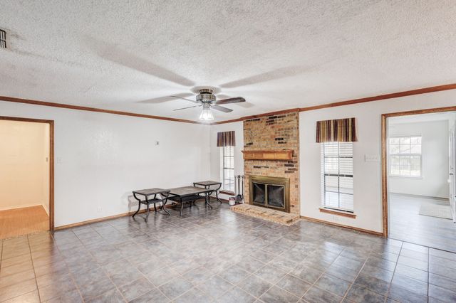 1110 Hemphill Court, Cleburne, TX 76033