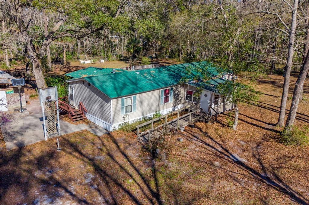 Image 2 of property listing at 383 NE 355TH AVENUE, Old Town, FL 32680