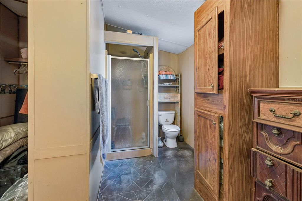 Image 13 of property listing at 383 NE 355TH AVENUE, Old Town, FL 32680